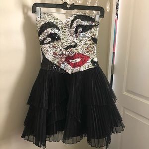 Wow! Couture pop art face short dress